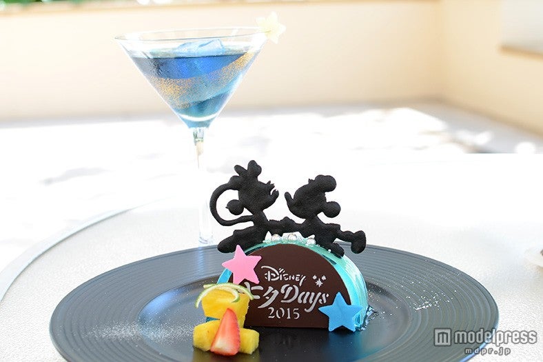七夕ディズニー、夜空をイメージしたデザート登場　彦星ミッキーと織姫ミニーが天の川を渡る＜試食レポ＞