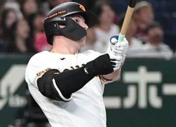 巨人・キャベッジ 衝撃の初回先頭打者本塁打 26年12球団1号で先制 先発のドラ1・竹丸を援護