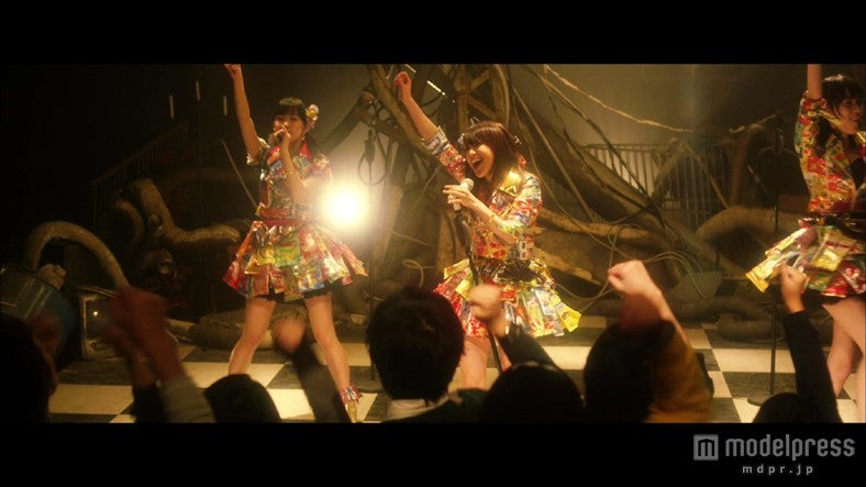 AKB48の35thシングル「前しか向かねえ」より