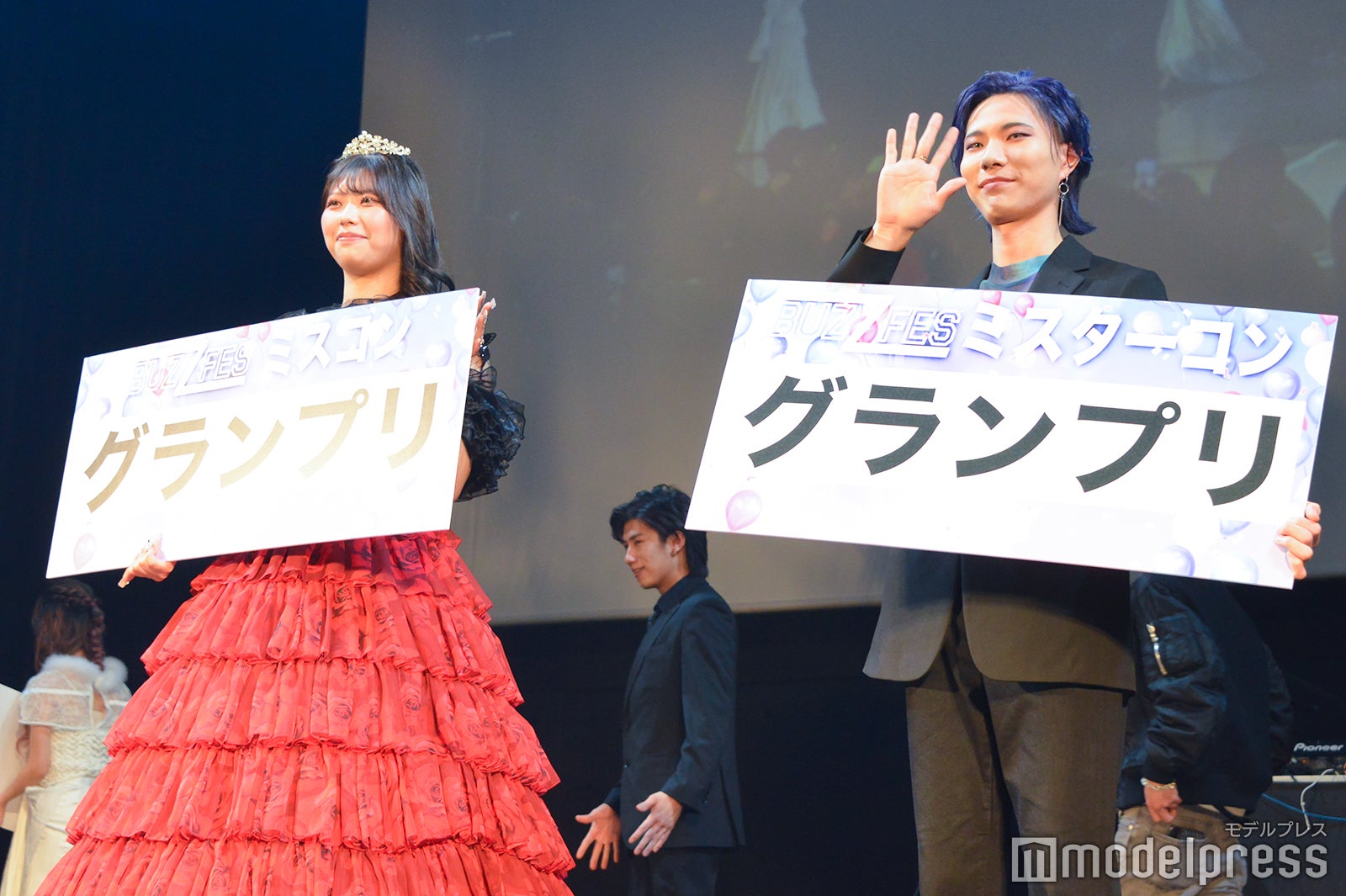 めぐさん、ウルカさん （C）モデルプレス