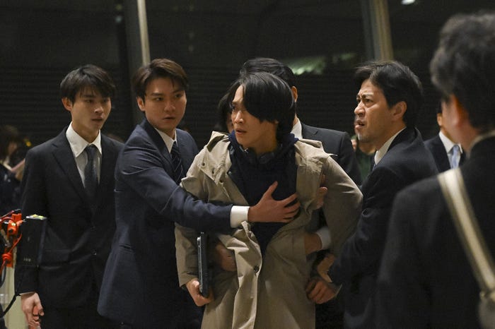 高崎俊吾、味方良介、オクイシュージ「キャスター」第2話(C)TBS