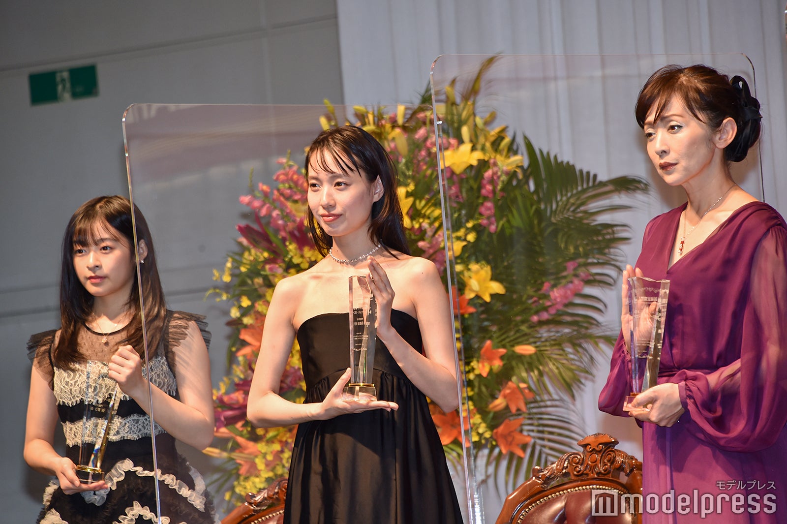 森七菜、戸田恵梨香、斉藤由貴（C）モデルプレス