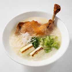 鶏のおかゆ(塩白湯)1,500円 税込/提供画像