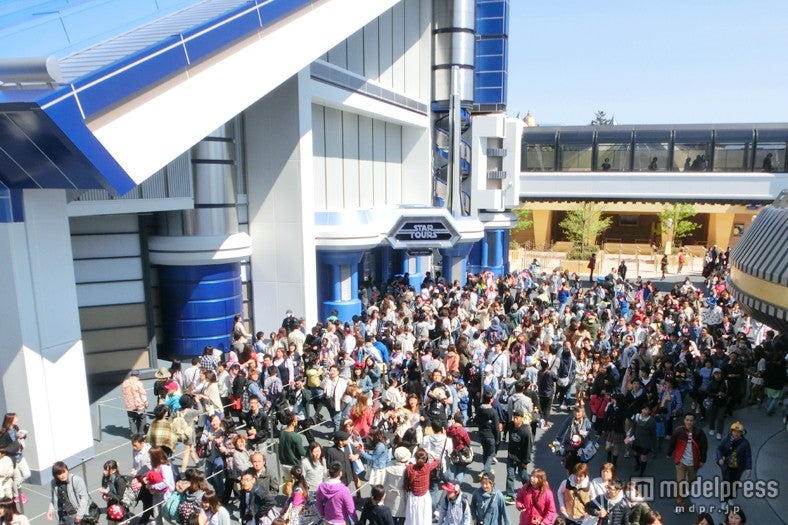 大行列になったスター・ツアーズ：ザ・アドベンチャーズ・コンティニュー