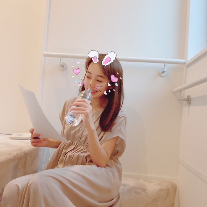 川崎希 自宅の階段で仕事をする理由 こっそり作業してるよん モデルプレス 川崎希 自宅の階段で仕事をする理由 こっそり作業してるよん モデルプレス