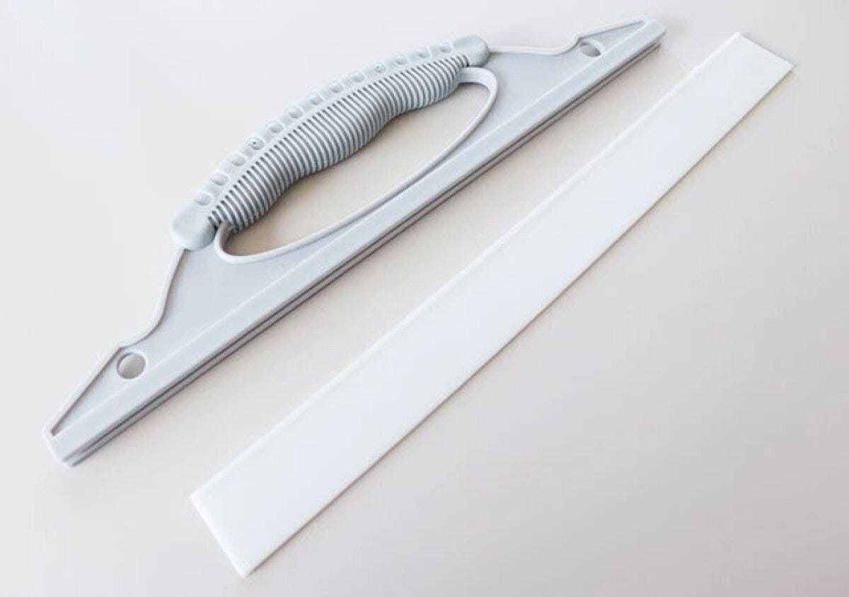 ダイソーのガラスワイパーはゴム部分を取り外せる