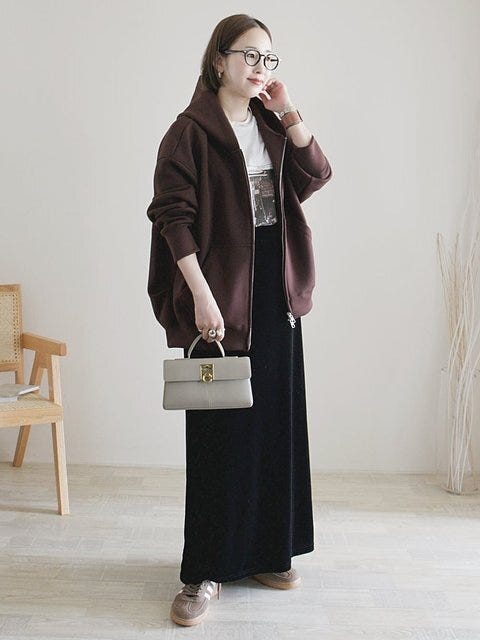 黒スカート コーデ 黒スカートコーデ4