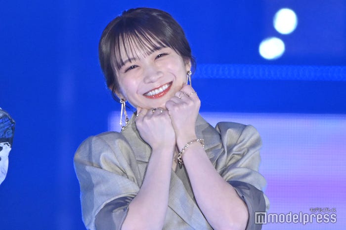 秋元真夏(C)モデルプレス