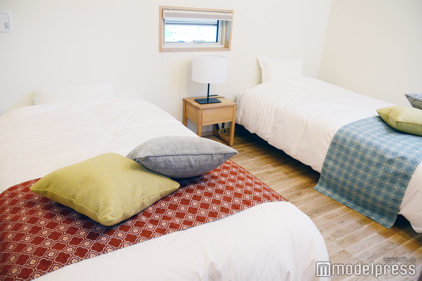 ツインのベッドが2部屋ありダブルデート旅行にもおすすめ（C）モデルプレス