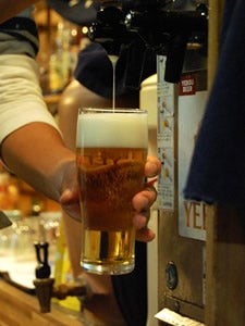 泣き上戸にムラムラ上戸 飲み会で迷惑な 酔っ払いエピソード モデルプレス