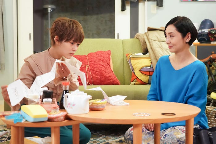 高畑充希、草刈民代/「ムチャブリ! わたしが社長になるなんて」第6話より(C)日本テレビ