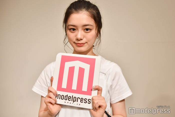 紺野彩夏 (C)モデルプレス