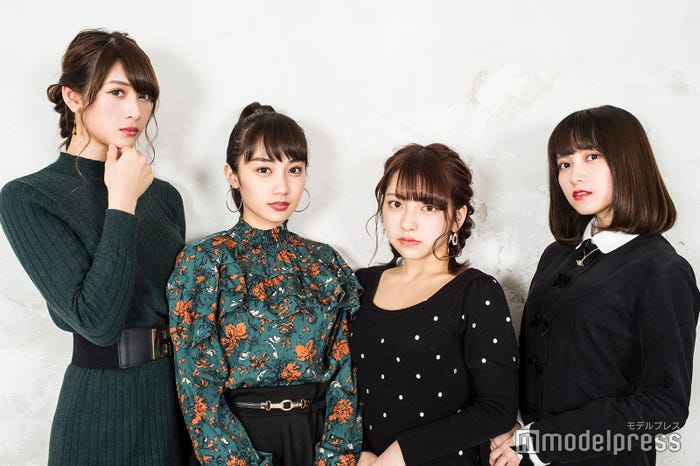 (左から)アンジェラ芽衣、黒木ひかり、十味、桃月なしこ (C)モデルプレス