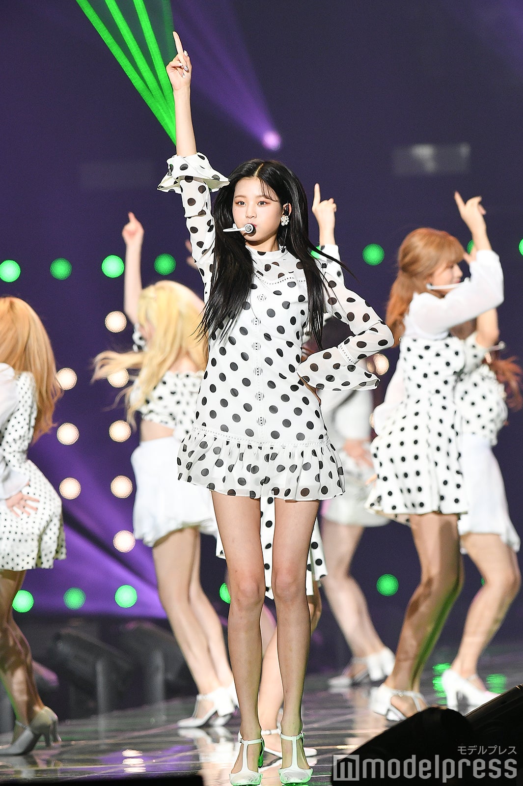 IZ＊ONE（C）モデルプレス