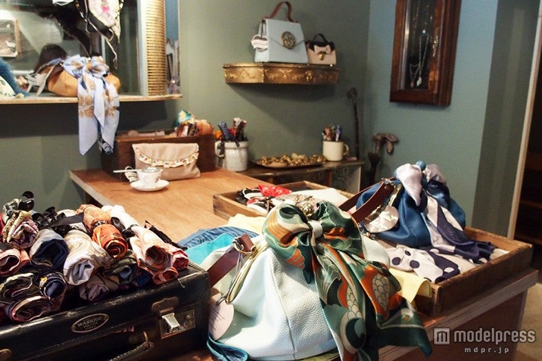 ヴィンテージスカーフをあしらったバッグのお店「LDITILY（ライ・ダウン・アイ・シンク・アイ・ラブ・ユー）」