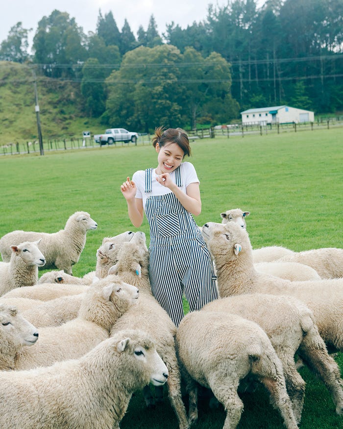 松田里奈1st写真集「まつりの時間」第一回YouTube配信限定W特典 金運アップおまじないカード 撮影/北浦敦子