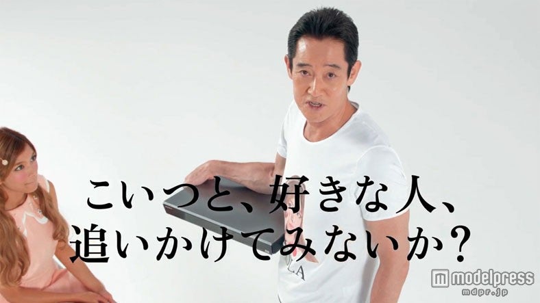 ローラ、山下真司／ソニー・ブルーレイ新CM「ローラにジャンプ」篇