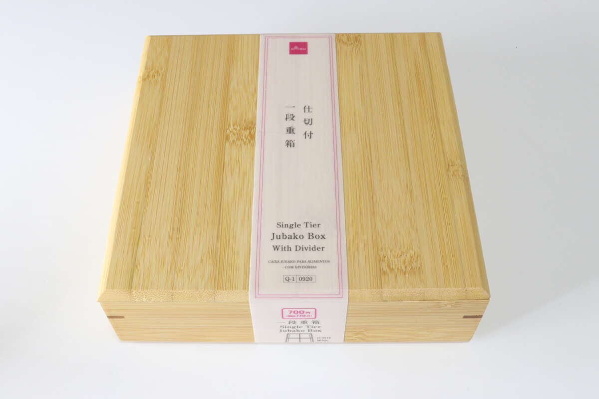 ダイソー 一段重箱(仕切付) ダイソーの一段重箱(仕切付)のパッケージ