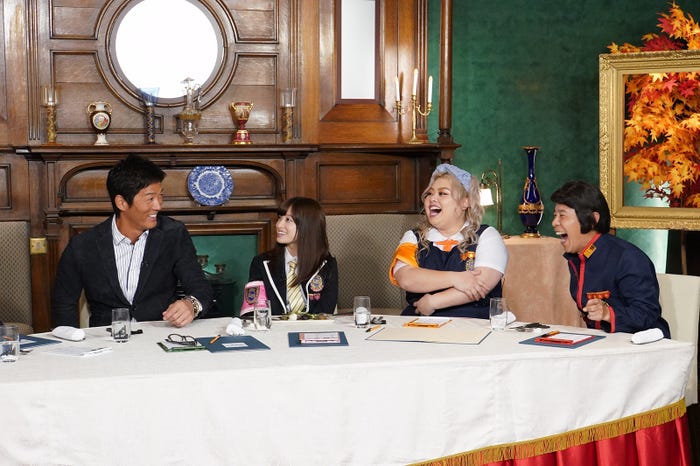 (左から)長嶋一茂、橋本環奈、渡辺直美、岡村隆史 (C)日本テレビ