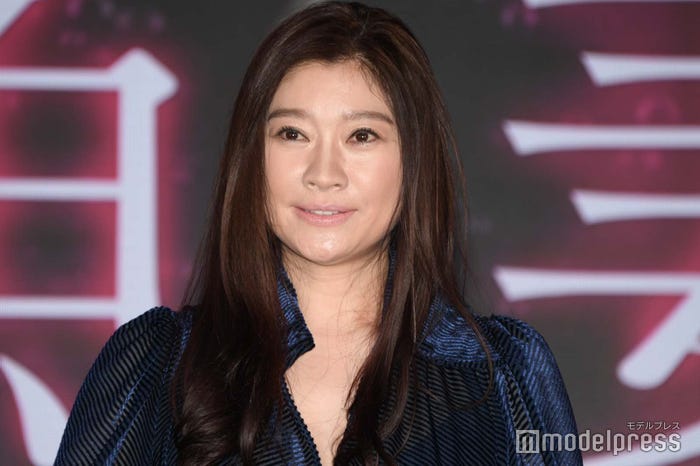 篠原涼子(C)モデルプレス