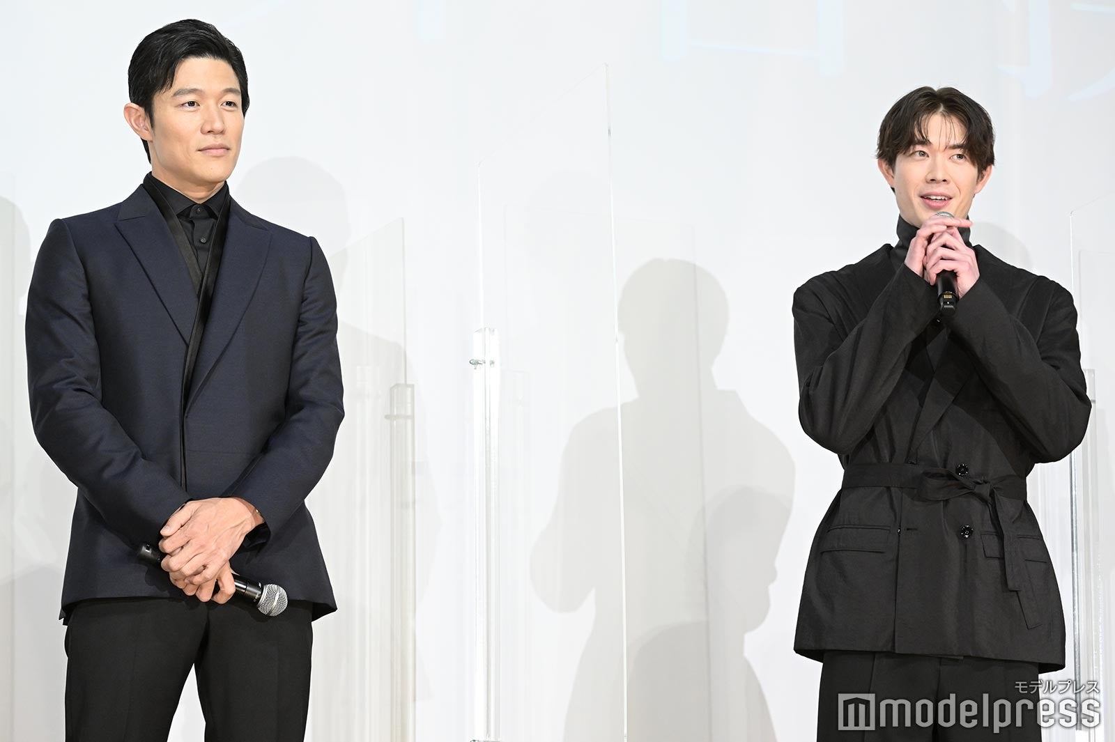 鈴木亮平、宮沢氷魚 （C）モデルプレス