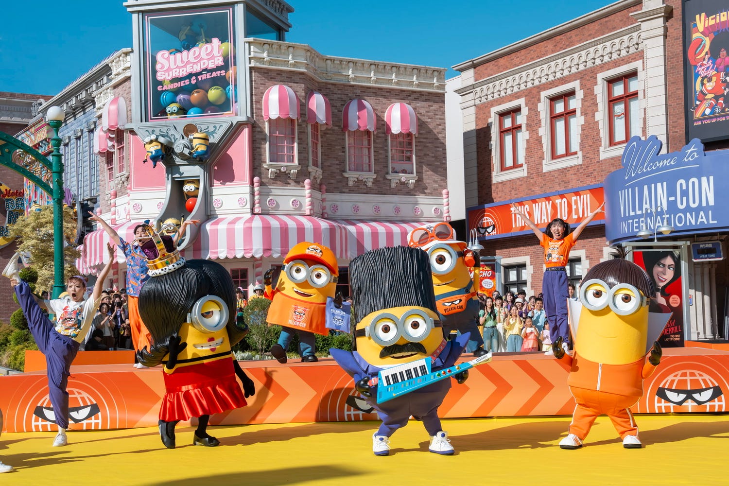 USJ「ミニオン・パーク」エリア拡張後初公開 “映画の世界そのまま”新アトラクションにゲストも興奮