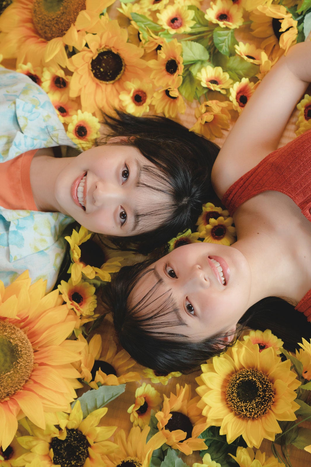 乃木坂46北川悠理＆佐藤璃果、“誕生日1日違いコンビ”がほんわかグラビア