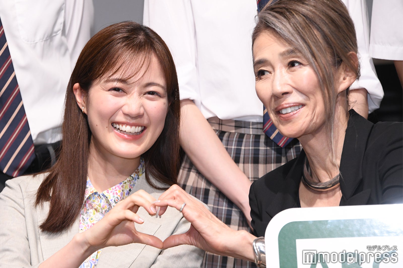 生田絵梨花、萬田久子（C）モデルプレス