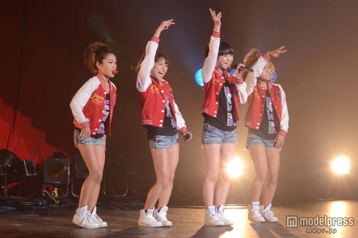 J☆Dee’Z(左より:ami、MOMOKA、Nono、Meik)