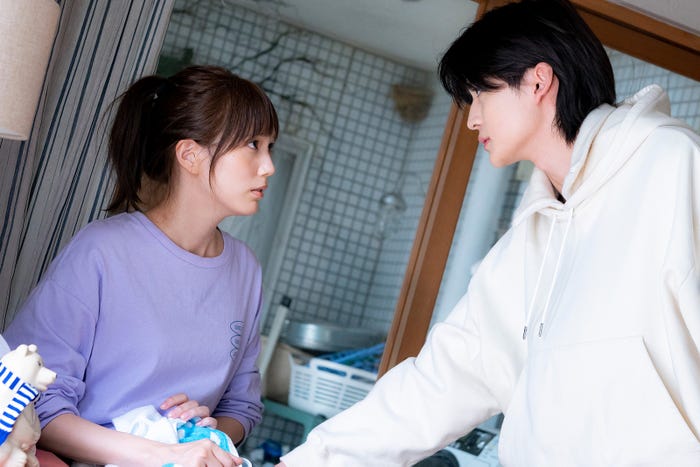 本田翼、高橋文哉(C)TBS