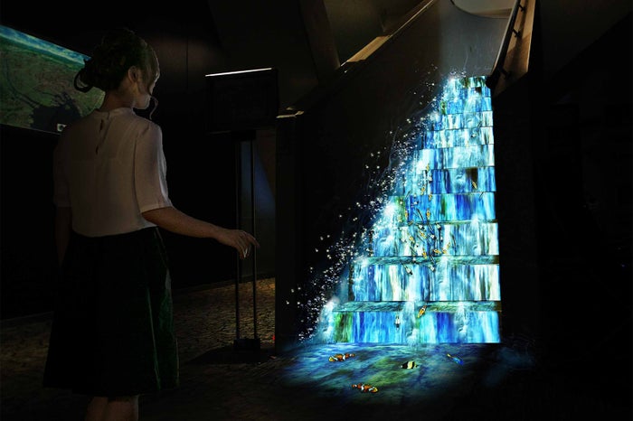 展望台東側：003「海中の滝 -Sea Falls-」／画像提供：ネイキッド