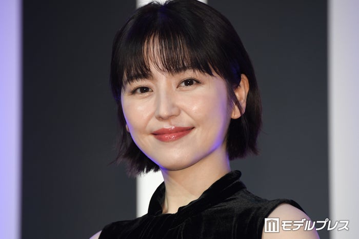 長澤まさみ バックの中身公開に反響続々「可愛すぎる」「ギャップ萌え」