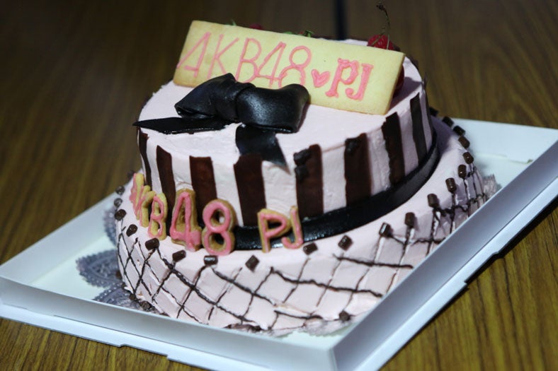 PJ特製のWELCOME CAKEケーキ