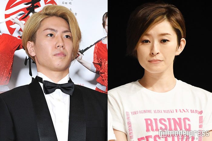 婚約を発表した(左から)早乙女友貴、島袋寛子(C)モデルプレ