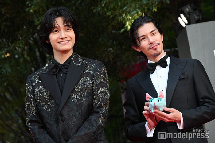 佐野晶哉、柿澤勇人(C)モデルプレス