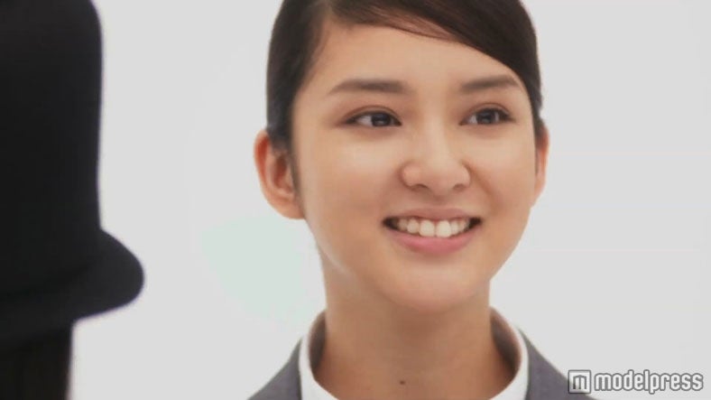 武井咲（「ふたりが変える篇」より）