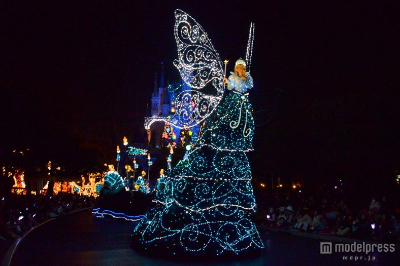 「東京ディズニーランド・エレクトリカルパレード・ドリームライツ」もクリスマス仕様に