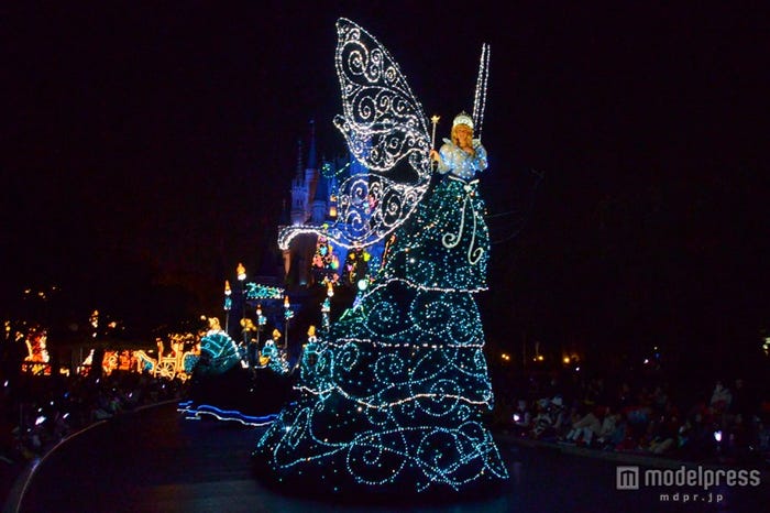 「東京ディズニーランド・エレクトリカルパレード・ドリームライツ」もクリスマス仕様に