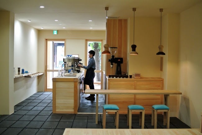 コーヒー器具をモチーフにしたオリジナルのランプ／画像提供：ライトアップコーヒー