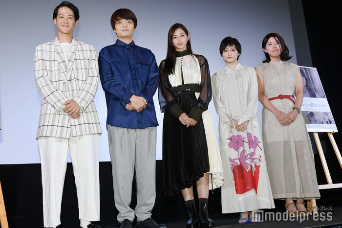 葉山奨之、岡山天音、中条あやみ、萩原みのり、高橋名月監督(C)モデルプレス