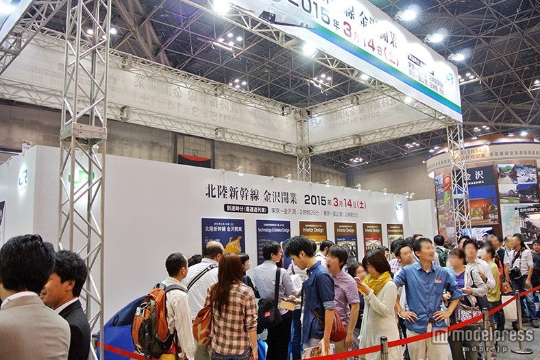 北陸新幹線「グランクラス」体験ブースは長蛇の列
