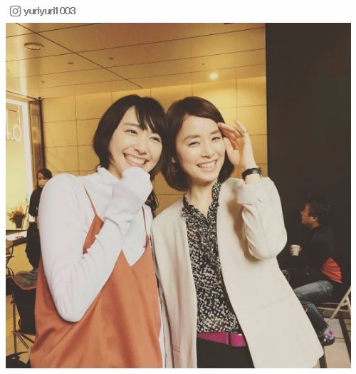 新垣結衣＆石田ゆり子「逃げ恥」コンビのオフショットに反響「見てるだけで幸せな気持ち」「笑顔が眩しい」