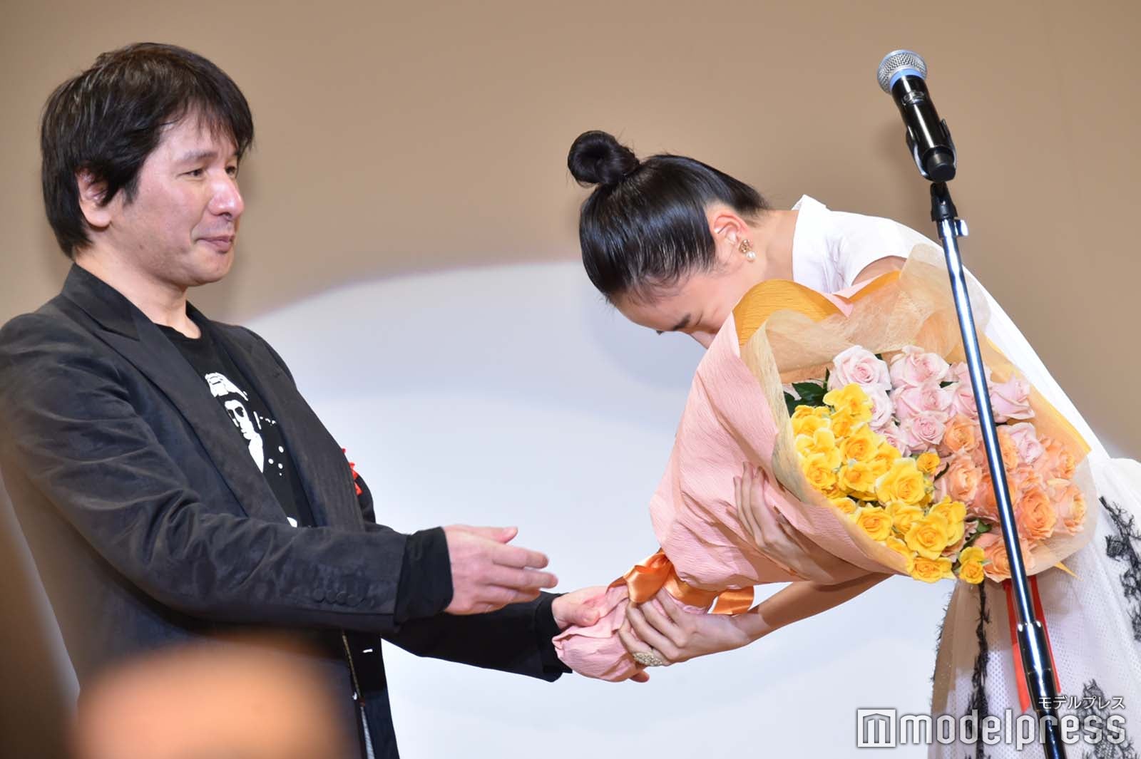 野島伸司氏、奈緒 （C）モデルプレス