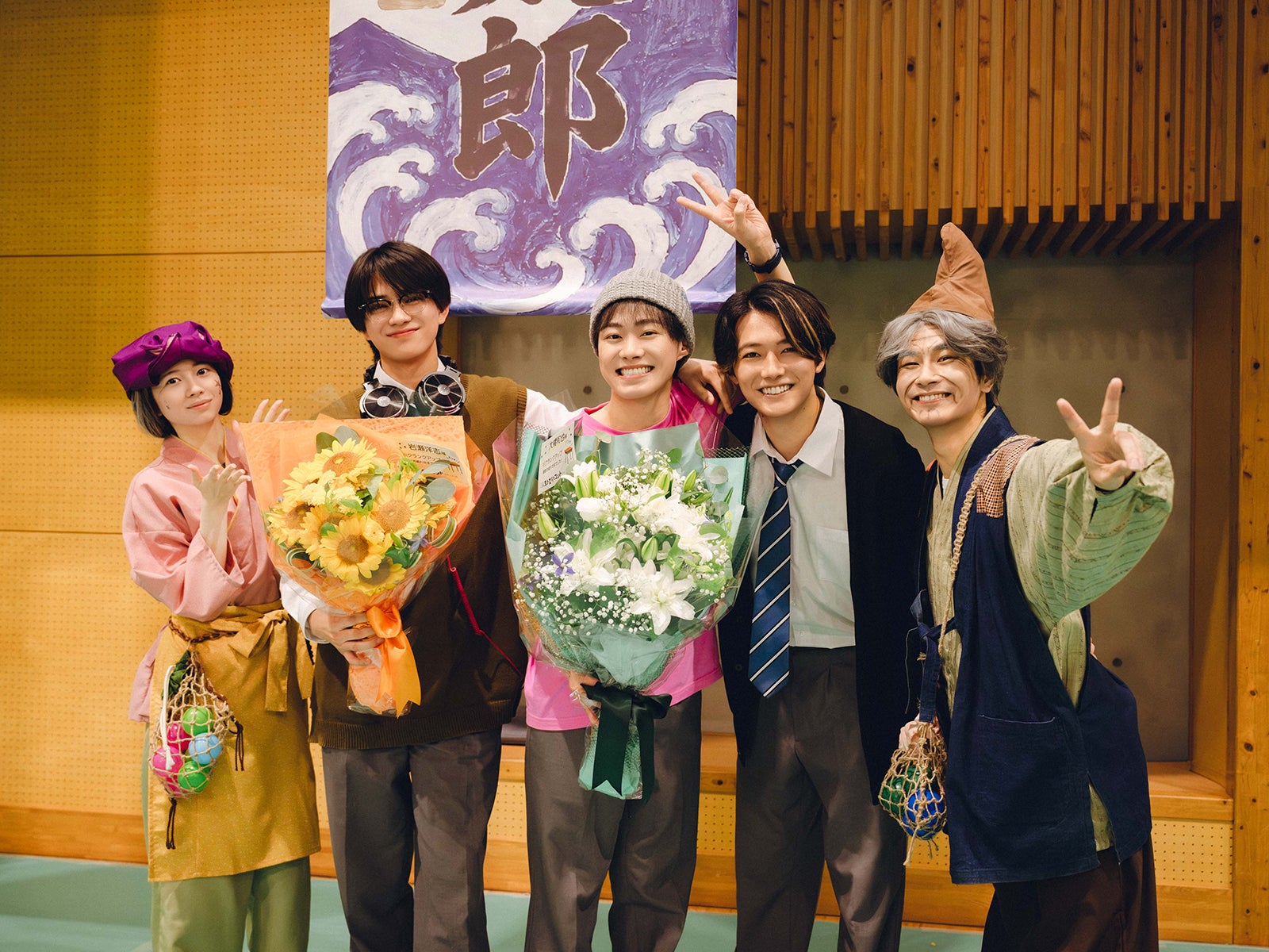 なにわ男子・大橋和也、桜田ひより・櫻井海音らと笑顔のクランクアップ「みんなの力で完成させることができました」【人生を変えたコント】