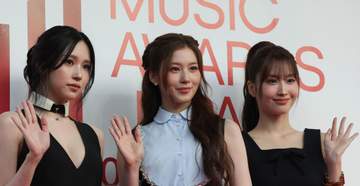 うわっ「どうなってんだ！」TWICE・モモの凄い黒ドレスに騒然 レカペ衝撃姿に1700超コメ殺到「可愛すぎて見惚れる」「美しい」