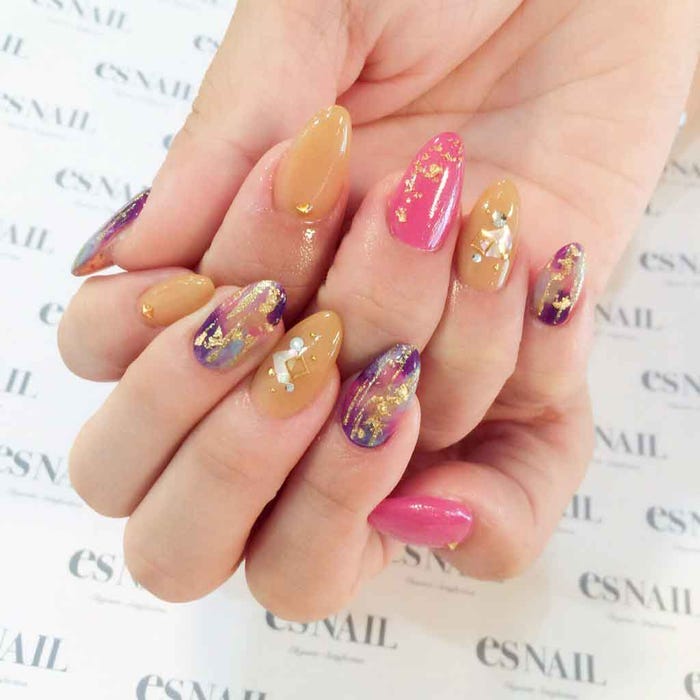 秋冬トレンドピンクを取り入れて/画像提供:esNAIL