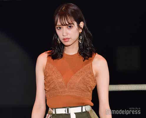 日向坂46・佐々木久美、スカーフひらり クールな表情で会場を虜に<GirlsAward 2019 SPRING/SUMMER>