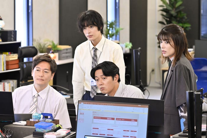井浦新、塩野瑛久、工藤阿須加、さとうほなみ「無能の鷹」第3話(C)テレビ朝日