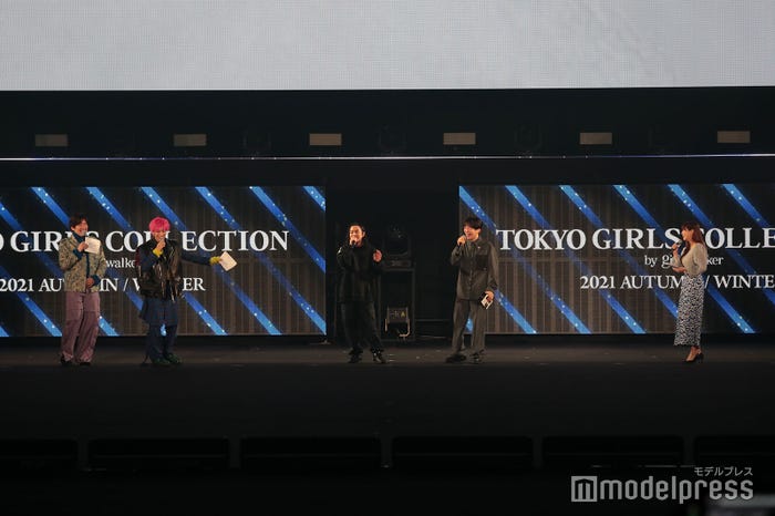 りんたろー。、兼近大樹、R-指定、DJ松永、鷲見玲奈 (C)マイナビ 東京ガールズコレクション 2021 AUTUMN/WINTER