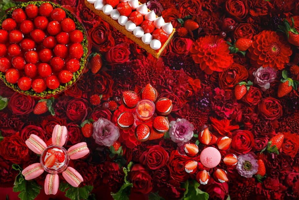 「スーパーいちごビュッフェ2022」ホテルニューオータニ大阪で、極上ケーキ&生いちごも食べ放題